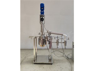 3L高溫不銹鋼油浴電加熱手動升降翻轉(zhuǎn)實(shí)驗(yàn)釜已完工發(fā)往四川
